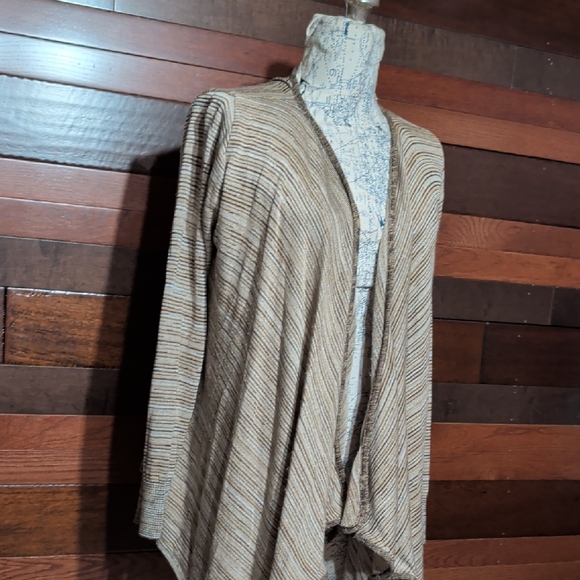 B. Design Elegant Tan Striped Cardigan for Women - Picture 2 of 9